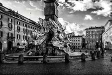 DSC_8867-850-PiazzaNavona-BW