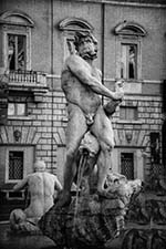 DSC_9775-850-PiazzaNavoa-BW